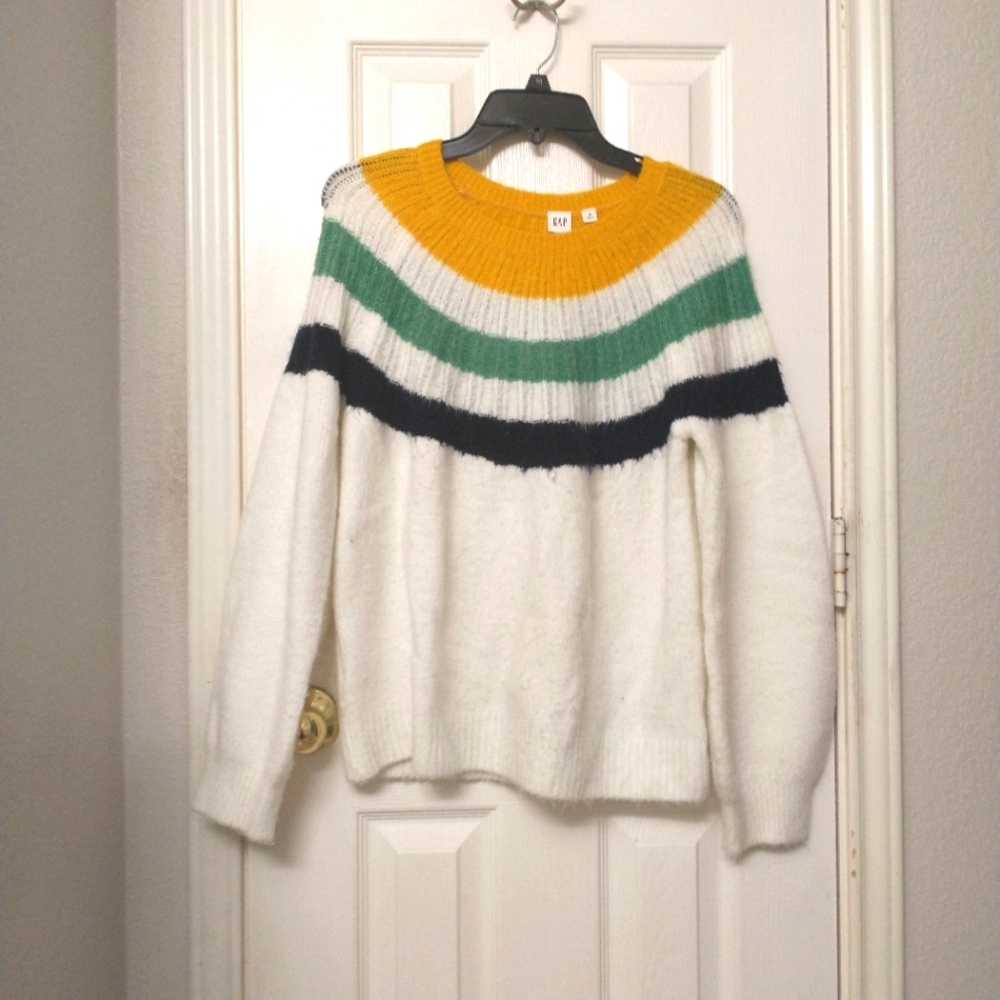 GAP tricolor sweater ☃️